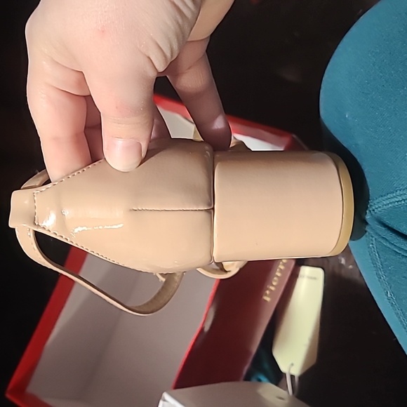Brand new block heel with bow - Picture 4 of 4
